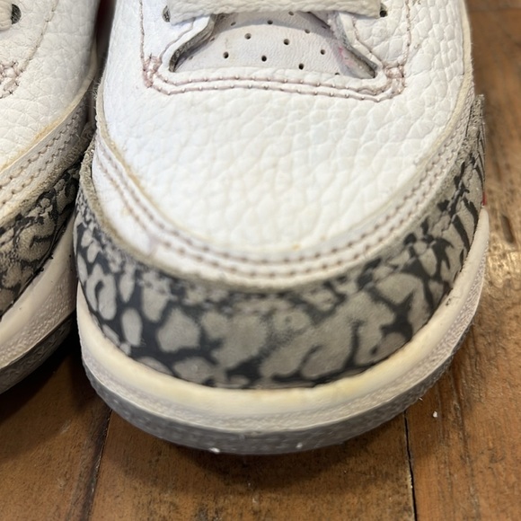 Nike Jordan retro 3 cardinal red sneakers - Picture 4 of 12